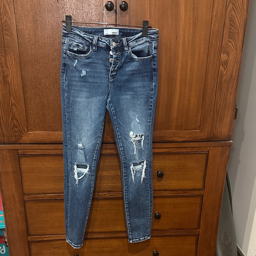 Chic Distressed Skinny Jeans in Dark Blue